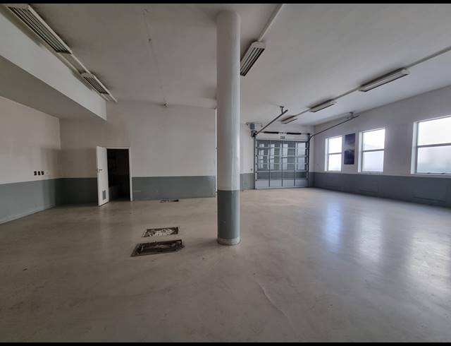 2,982M² SHOWROOM TO LET IN SANDTON CENTRAL